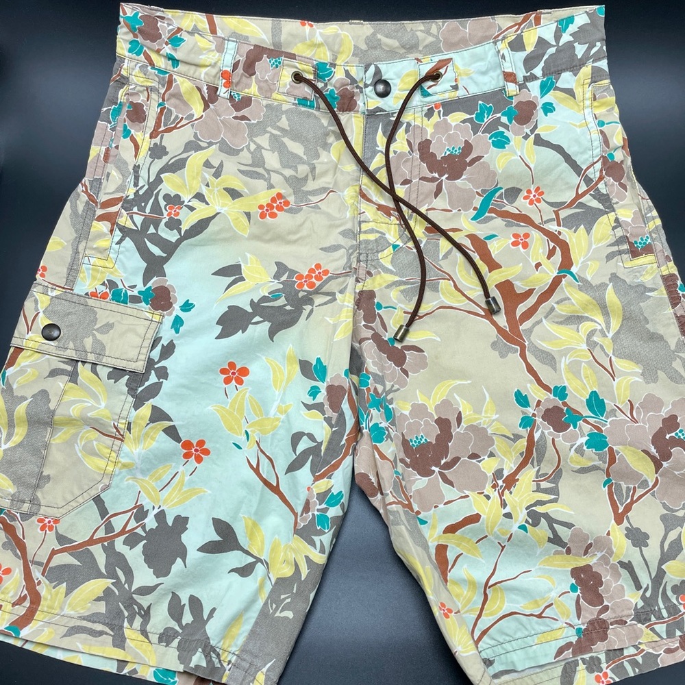 MATTHEW WILLIAMSON H&M RARE CARGO SWIM SHORTS 28”